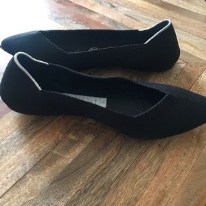 Black Rothy’s Points with White Halo